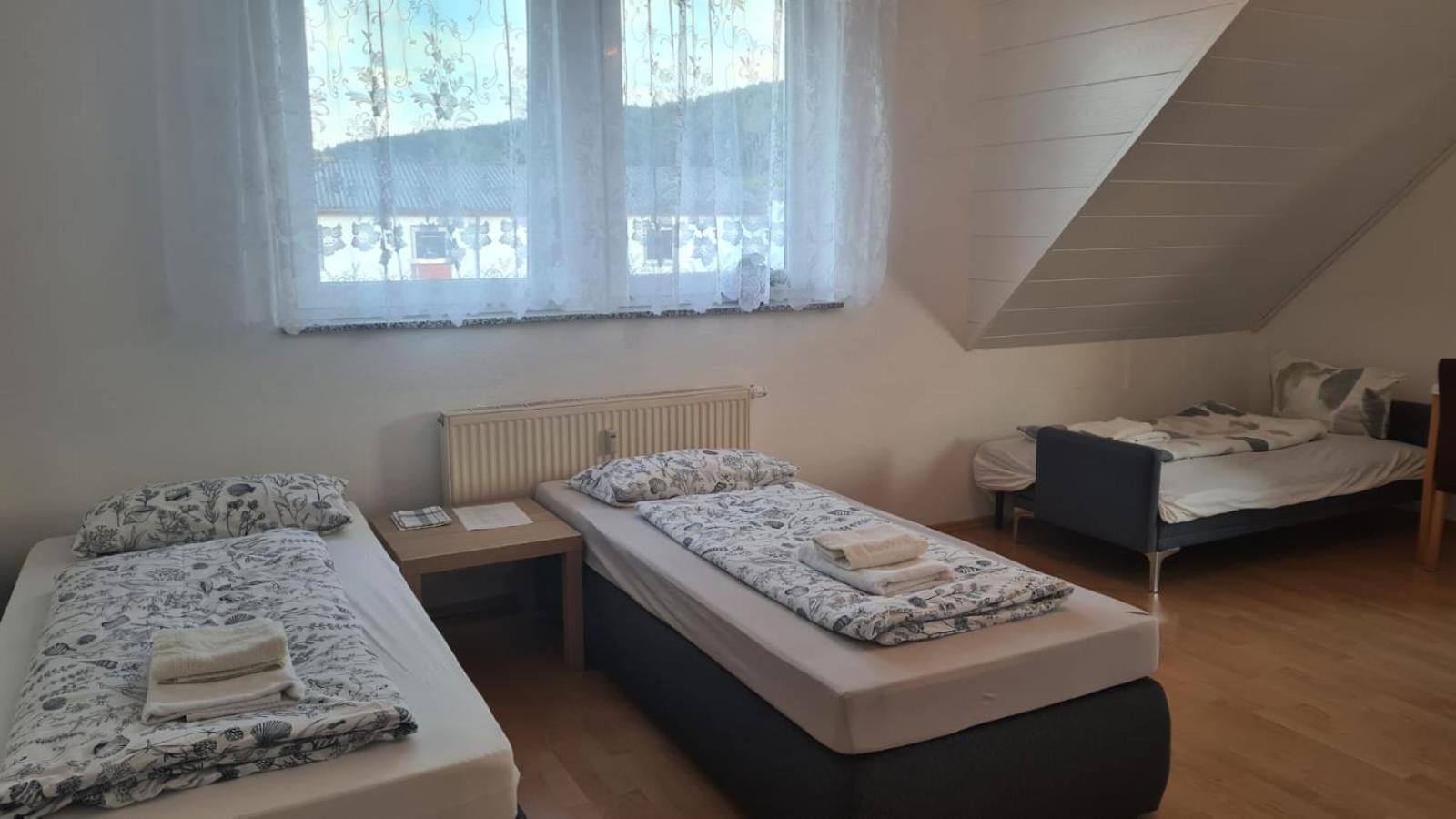 Schlafzimmer 1 Mit Top Aussicht Ueber Weilstetten 바링엔 외부 사진